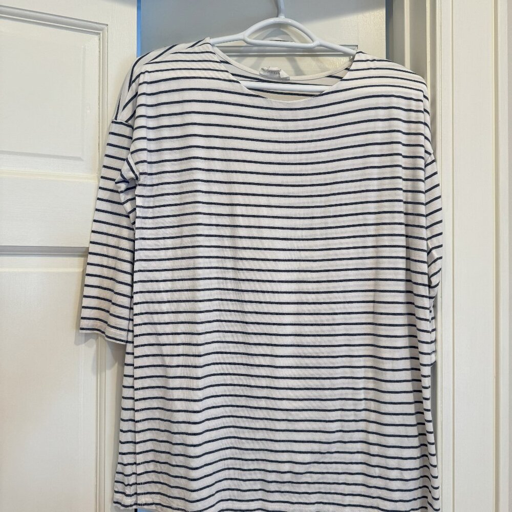 Seraphine maternity and nursing top - size XS